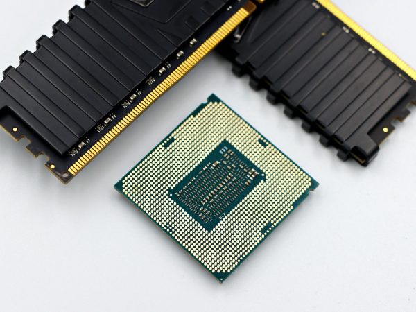 Venta de equipamiento e insumos computacionales